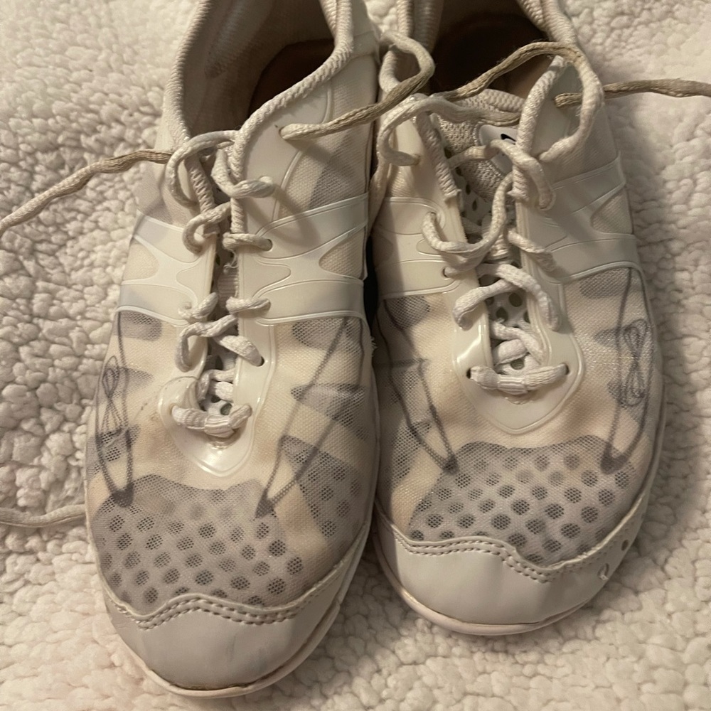 Nfinity Vengeance Cheer Shoes with Bag